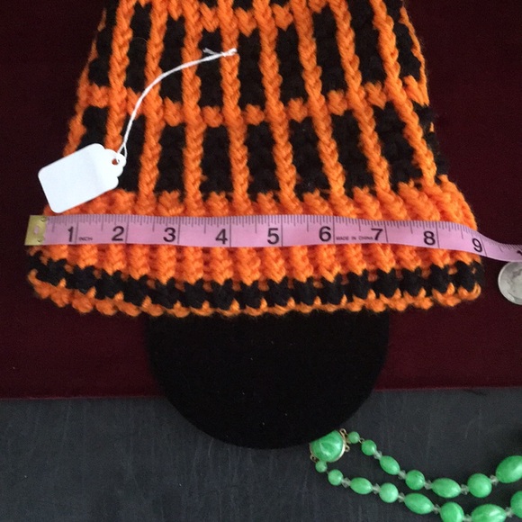 🩸Kids Orange and Black Beanie 🩸 - Picture 6 of 6